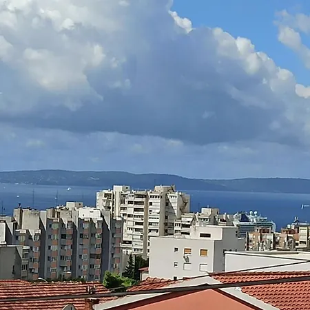 Black&white, Own Parking Apartman Split